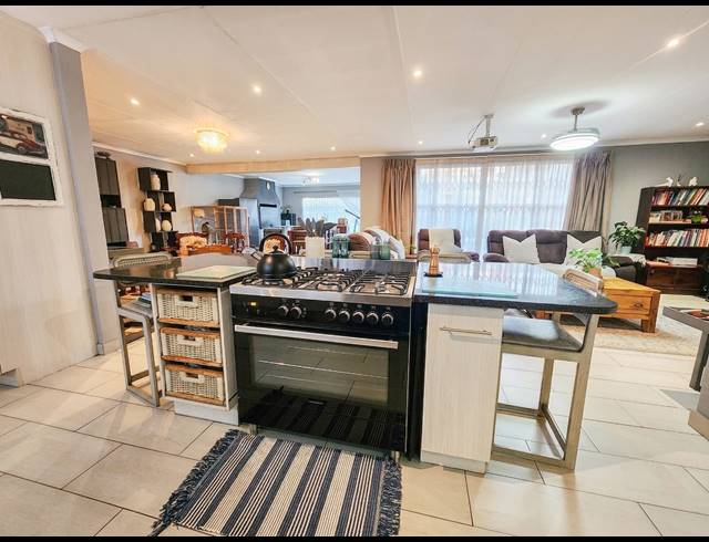 3 BEDROOM HOUSE FOR SALE IN SASOLBURG EXT 23
